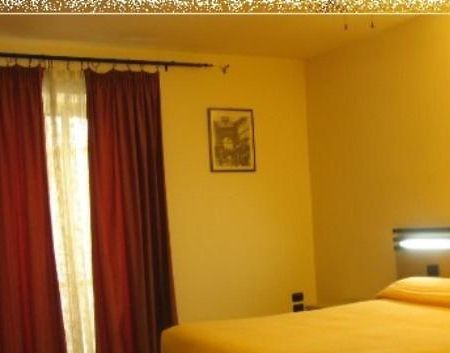 Duomo Apartments Napels Kamer foto